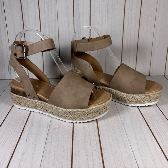 Soda Shoes - WOMEN'S ANKLE STRAP WEDGES (TOPIC-S)